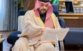 أمير منطقة الحدود الشمالية يتسلم التقرير السنوي لفرع هئية الهلال الاحمر.