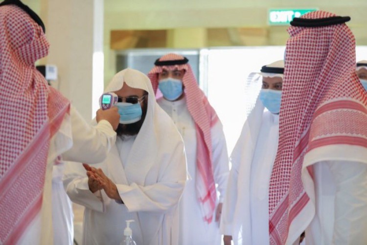 معالي الرئيس العام يتابع سير الأعمال في وكالة الرئاسة لشؤون المسجد النبوي