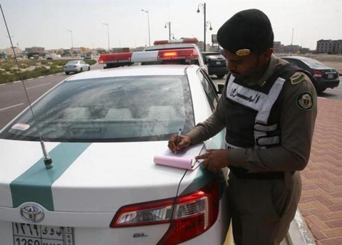 المرور يكشف عن عقوبة ترك المركبة في وضع التشغيل