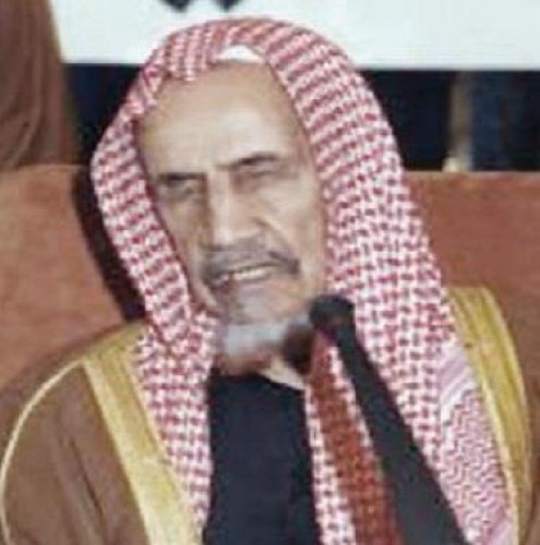 فقد بصره في سن الـ 19 وعُين إماماً للحرم المكي.. سيرة موجزة لأبرز محطات الشيخ “ابن باز” – فيديو