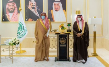 سمو امير منطقة الباحة يستقبل مدير التعليم بالمنطقة وعدد من قيادات التعليم وعدد من الطلاب والطالبات سمو امير منطقة الباحة يستقبل مدير التعليم بالمنطقة وعدد من قيادات التعليم وعدد من الطلاب والطالبات