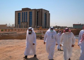 أمين تبوك يقف على الخدمات والمشاريع البلدية أمين تبوك يقف على الخدمات والمشاريع البلدية