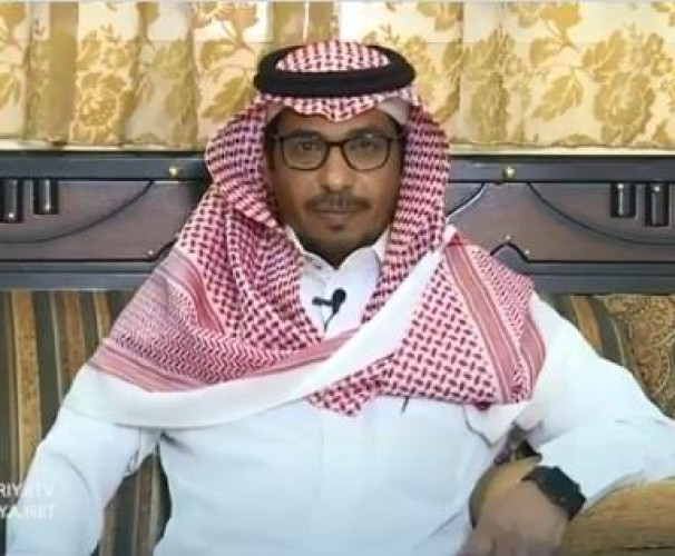بالفيديو: مواطن يتنازل عن ديون بمبلغ أكثر من مليون ريال في حائل .. ويمزق الشيكات
