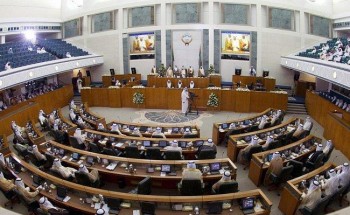 الغانم: الشيخ نواف الأحمد الصباح يؤدي غداً الأربعاء اليمين الدستورية أميراً للبلاد الغانم: الشيخ نواف الأحمد الصباح يؤدي غداً الأربعاء اليمين الدستورية أميراً للبلاد