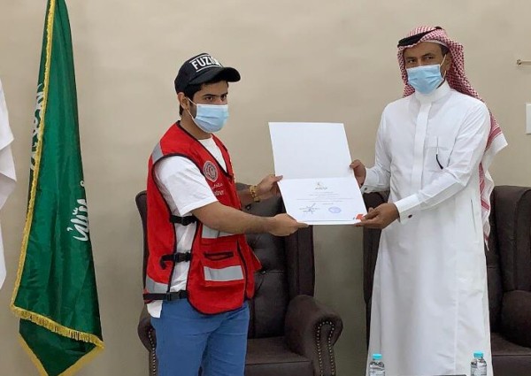 الهلال الأحمر بتبوك يكرم المتطوعين بالمنطقة ويعتبرهم الثروة الحقيقية لأعماله الإنسانية