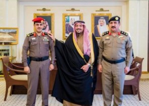 أمير القصيم يقلد مدير شعبة أمن الإمارة العقيد المطيري رتبته الجديدة أمير القصيم يقلد مدير شعبة أمن الإمارة العقيد المطيري رتبته الجديدة