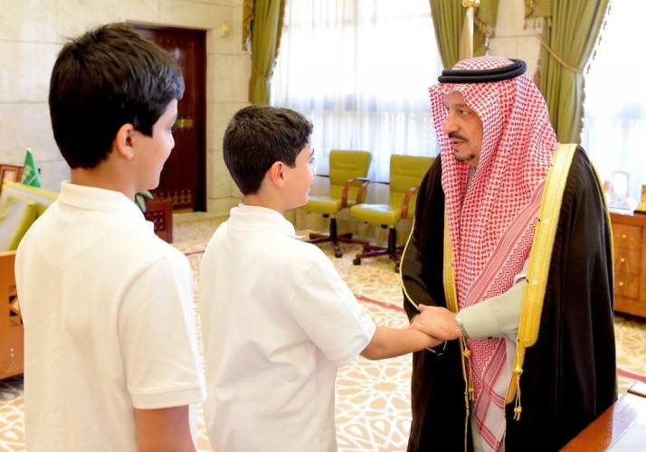 سمو أمير الرياض يستقبل المدير العام لجمعية “أسرة” ببريدة