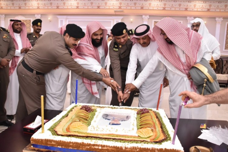 بحضور المحافظ…شرطة صامطة تودع الرائد السوادي