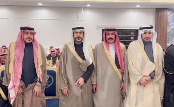 «عبدي الأطرش المظيبري وأبنائه» يقيمون مأدبة عشاء بمناسبة زيارة شيوخ وأعيان قبائل سليم والقبائل الأخرى في أبانات «عبدي الأطرش المظيبري وأبنائه» يقيمون مأدبة عشاء بمناسبة زيارة شيوخ وأعيان قبائل سليم والقبائل الأخرى في أبانات