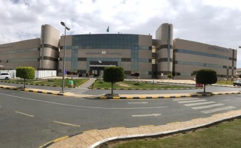 فريق طبي بمستشى أبها للولادة يجري عملية جراحية لمريضة كانت تعاني من وجود خلايا متغيرة في الرحم فريق طبي بمستشى أبها للولادة يجري عملية جراحية لمريضة كانت تعاني من وجود خلايا متغيرة في الرحم