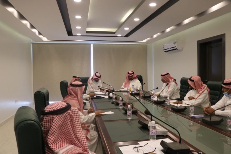 محافظ الداير يلتقي مدير عام مياه جازان لمتابعة مشاريع المياه بالمحافظة ومشروع سقاية مزارع البن .