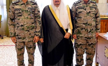 سمو أمير منطقة الرياض يقلد مدير السجون ومساعده رتبهم الجديدة سمو أمير منطقة الرياض يقلد مدير السجون ومساعده رتبهم الجديدة