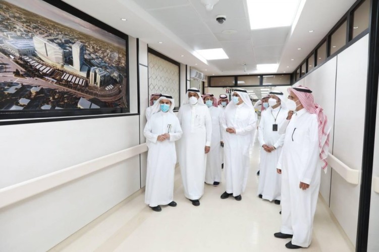 د. العمرو يتفقد مشاريع مدينة الملك سعود الطبية