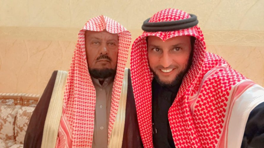 معرف أهالي قرية وسيطاء البدع  يستضيف فريق إدارة صحيفة الشمال الإخبارية.. ويهدي مديرها «عبد الرحمن بن مرشد» سيف مذهب وبشت ملكي