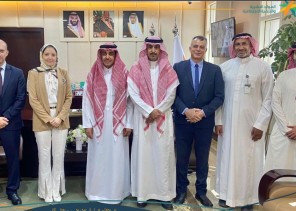 مدير عام موارد وتنمية حائل يستقبل القنصل المصري بمكتبه بالفرع مدير عام موارد وتنمية حائل يستقبل القنصل المصري بمكتبه بالفرع