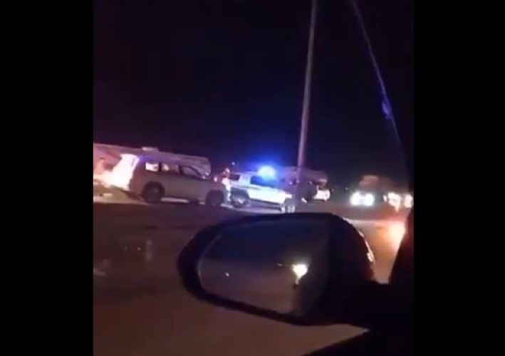 *بالفيديو..”أمن الطرق” توقف مركبة بالقوة الجبرية بعد أن عكس قائدها السير ورفض التوقف*