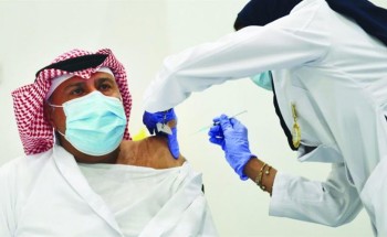 بالفيديو: مواطن تلقى لقاح كورونا يكشف تجربته مع عملية التطعيم .. ورسالة هامة للمترددين في تلقيه! بالفيديو: مواطن تلقى لقاح كورونا يكشف تجربته مع عملية التطعيم .. ورسالة هامة للمترددين في تلقيه!