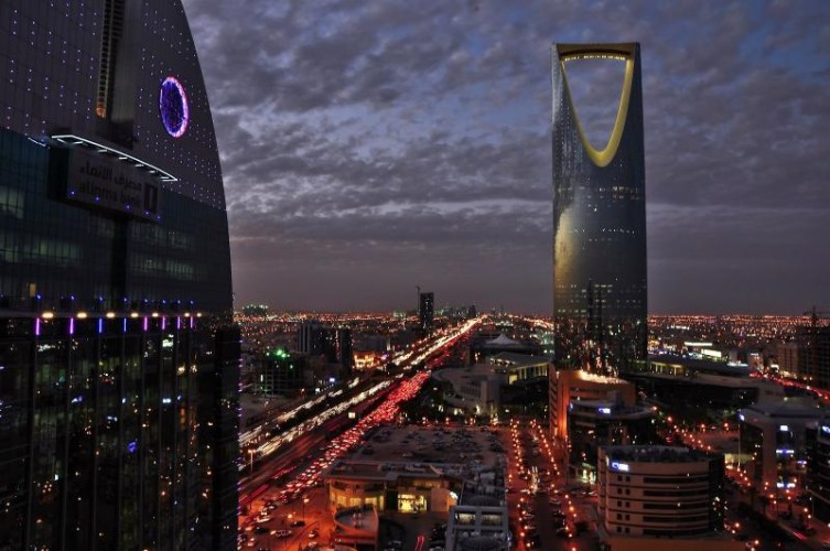 بعد توجيه النيابة وتحريكها دعوى ضده.. القبض على الشاعر المسيء لإحدى المحافظات