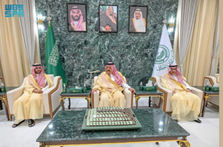 أمير منطقة حائل يستقبل منسوبي الإمارة بمناسبة عيد الفطر المبارك ويشيد بدورهم في خدمة المواطنين