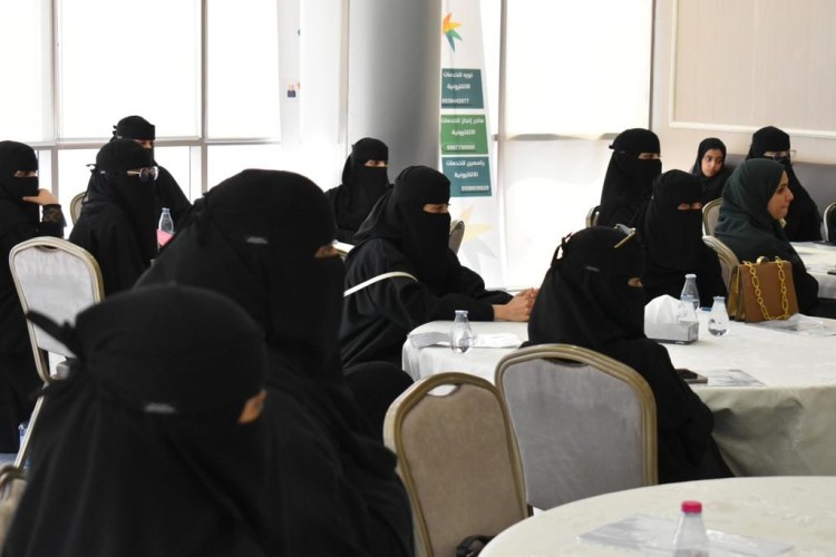 تمكين ضمان الدمام بالتعاون مع المعهد السعودي العالمي  : ٢٠ مستفيده تتاهل لبرنامج كوادر الصحه والسلامة المهنية