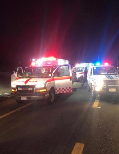 بالصور.. تصادم 7 عربات يصيب 13 شخص في جدة