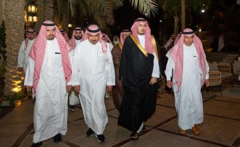 نائب أمير الشرقية يقدم التعازي لعائلة الانصاري