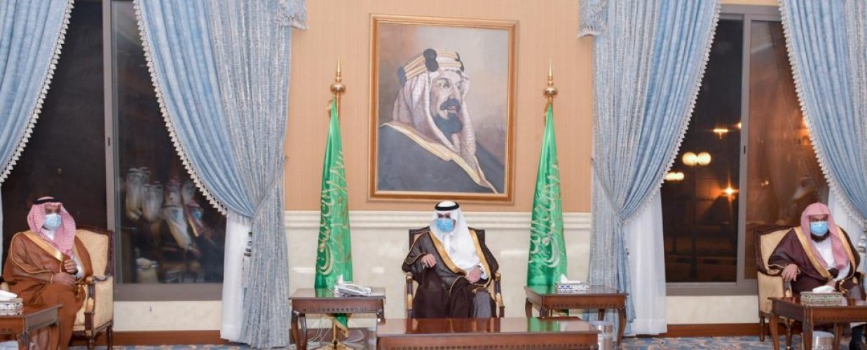أمير تبوك يشيد بالوعي الكبير لدى أهالي المنطقة والتزامهم بتطبيق الإجراءات الاحترازية والتدابير الوقائية لمواجهة جائحة كورونا