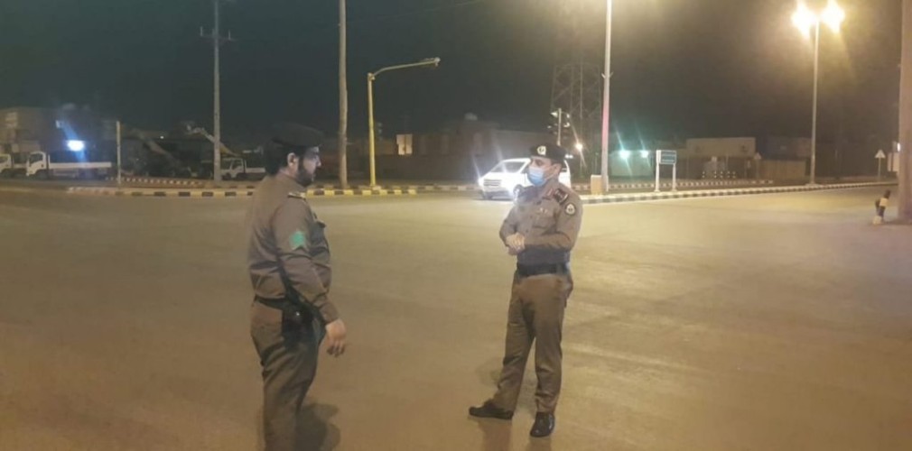 التشديد ومتابعة منع حظر التجول في مدينة القيصومة