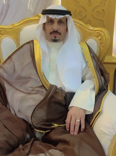 هداج الخيارات”مبارك الخياري” يٌقيم مأدبة عشاء للشيوخ ورجال الأعمال من دول الخليج بديوانه بالكويت على خلفية حضورهم لحفل زواج أبنائه