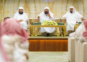 الدكتور عبدالرحمن السديس: الحرمين الشريفين منبع النور والهدايات ونشر قيم التسامح والوسطية في العالم الدكتور عبدالرحمن السديس: الحرمين الشريفين منبع النور والهدايات ونشر قيم التسامح والوسطية في العالم