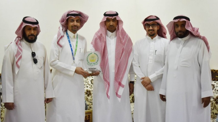 رئيس مجلس جمعية البر الخيرية بالوسعة يستقبل وفد بنك التنمية الاجتماعية