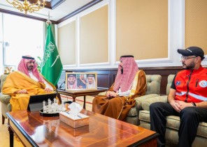 نائب أمير تبوك يطلع على تقرير عن منظومة الخدمات الإسعافية لهيئة الهلال الأحمر بالمنطقة نائب أمير تبوك يطلع على تقرير عن منظومة الخدمات الإسعافية لهيئة الهلال الأحمر بالمنطقة