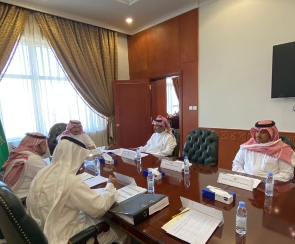 بحضور محافظ المجمعة.. اجتماع رؤساء البلديات لمناقشة عدداً من الموضوعات وإصدار التوصيات