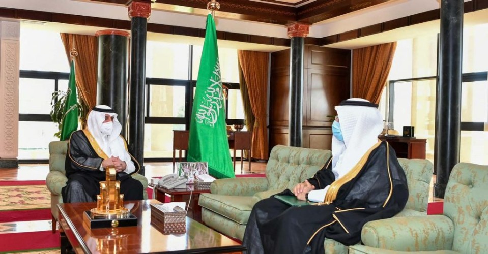 أمير تبوك يطلع على تقرير عن أعمال الشؤون الصحية بالمنطقة