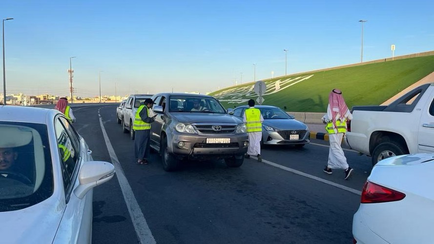 جمعية العمل التطوعي بحائل تنفذ حملة توزيع وجبات إفطار خفيفة على الصائمين