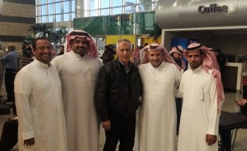 شاهد.. مواطنون بتبوك يستضيفون معلمهم المصري بعد 30 عاماً من مغادرته المملكة شاهد.. مواطنون بتبوك يستضيفون معلمهم المصري بعد 30 عاماً من مغادرته المملكة