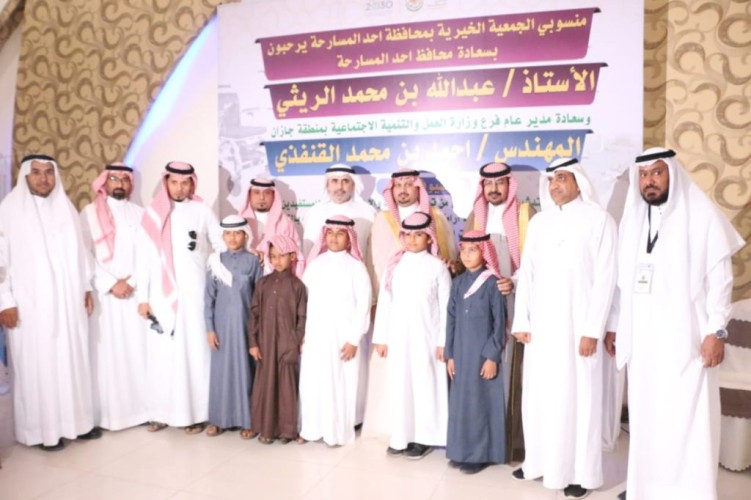 “الريثي ” يدشن المرحلة الأولى من تسليم المعدات والأجهزة الطبية لمستفيدي بر المسارحة