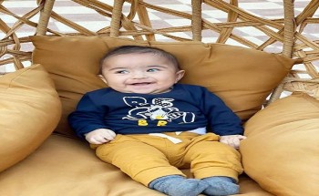 أصغر طفل مخالط يغادرة الحجر الصحي في عرعر بعد تعافي والديه من كورونا