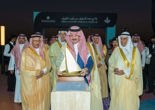 أمير الشرقية يدشن شارع عبداللطيف الفوزان بالخبر.. 96 ألف شجرة ومسارات بطول 5.7 كيلومتر أمير الشرقية يدشن شارع عبداللطيف الفوزان بالخبر.. 96 ألف شجرة ومسارات بطول 5.7 كيلومتر