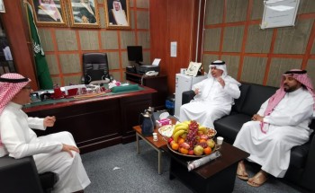 مدير تعليم الأحساء يشارك ابتدائية ابن الهيثم بالهفوف استقبال ابناءه الطلاب في أول يوم دراسي مدير تعليم الأحساء يشارك ابتدائية ابن الهيثم بالهفوف استقبال ابناءه الطلاب في أول يوم دراسي