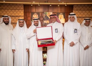 رئيس مكتب شؤون حجاج الكويت: الخدمات المميزة من رحلات ومنافع ساهمت بأداء 8000 حاج كويتي للنسك بسهولة ويسر رئيس مكتب شؤون حجاج الكويت: الخدمات المميزة من رحلات ومنافع ساهمت بأداء 8000 حاج كويتي للنسك بسهولة ويسر