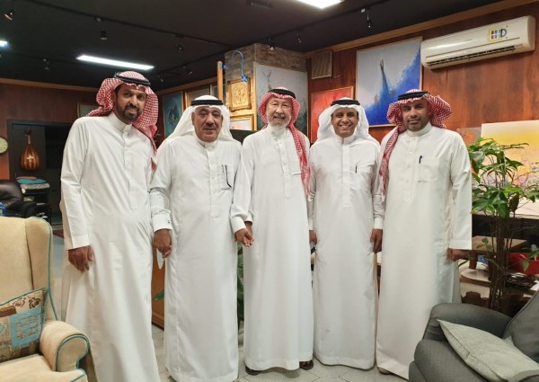 رئيس مجلس إدارة جمعية الثقافة والفنون يزور الفنان العالمي ضياء عزيز رئيس مجلس إدارة جمعية الثقافة والفنون يزور الفنان العالمي ضياء عزيز