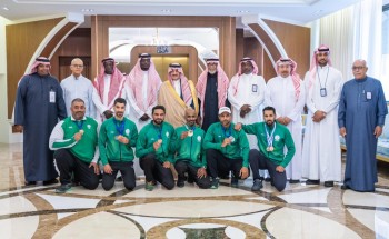 أمير الشرقية يستقبل ويكرّم لاعبي منتخب الاساتذة لألعاب القوى أمير الشرقية يستقبل ويكرّم لاعبي منتخب الاساتذة لألعاب القوى