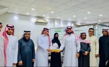 مدير إدارة التطوع بجمعية مراكز الأحياء بمكة المكرمة يُكرم مركز حي العوالي
