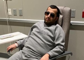 شاهد .. صورة جديدة لـ”تركي آل الشيخ” من المستشفى بأمريكا