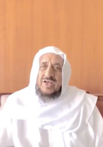 بعد تماثله للشفاء من “كورونا”‬⁩.. الشيخ “المصلح” ينصح الجميع: الزموا بيوتكم وعودوا إلى كتاب ربكم (فيديو)