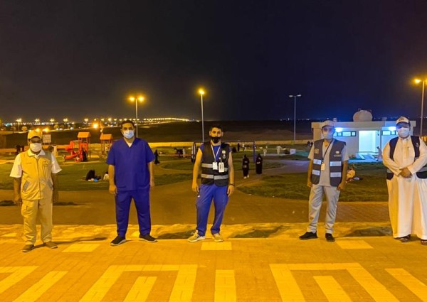 التطوع الصحي بصحة حفر الباطن يشارك الأهالي باليوم الوطني الـ90 وفق الإجراءات الاحترازية
