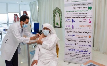 وزير الشؤون الإسلامية يطلق حملة تطعيم ضد الانفلونزا الموسمية وزير الشؤون الإسلامية يطلق حملة تطعيم ضد الانفلونزا الموسمية