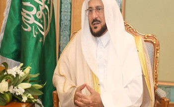 وزير الشؤون الإسلامية القيادة الرشيدة تتفانى في تسخير كل الإمكانيات للمحافظة على صحة وسلامة المواطنين والمقيمين في بلادنا وزير الشؤون الإسلامية القيادة الرشيدة تتفانى في تسخير كل الإمكانيات للمحافظة على صحة وسلامة المواطنين والمقيمين في بلادنا