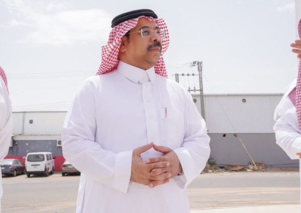 أمين منطقة الجوف يتفقد سير العمل في المشاريع الاستثمارية النوعية بسكاكا
